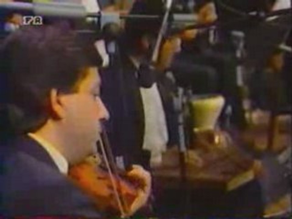 Oumeima El Khalil - tefl yaktoubou fawqa jidar