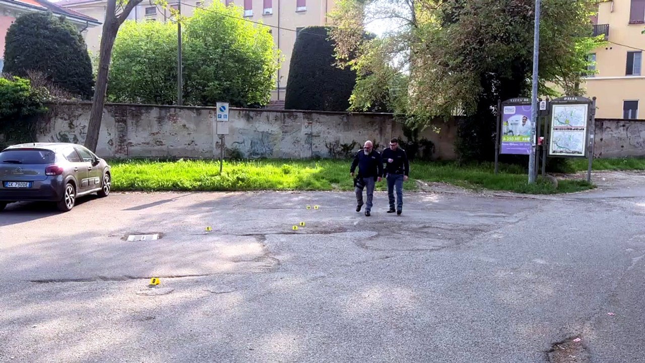 Pavia, 25enne ucciso nella notte con una coltellata al collo
