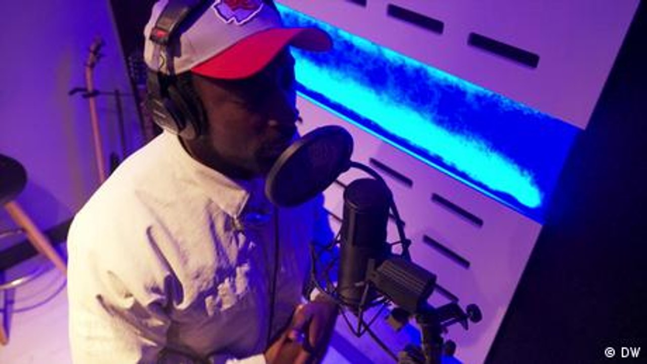 Ein Rapper, der griechische und ghanaische Kultur vereint