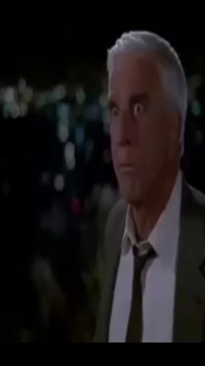 Io La Consiglio Calda E Sugosa 😂... Una pallottola spuntata | Leslie Nielsen