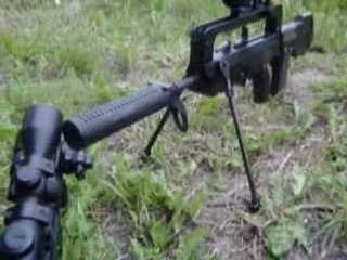 Famas et MP5K