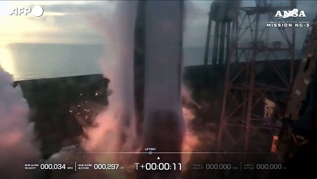 Compagnia spaziale di Bezos Blue Origin lancia il razzo New Glenn