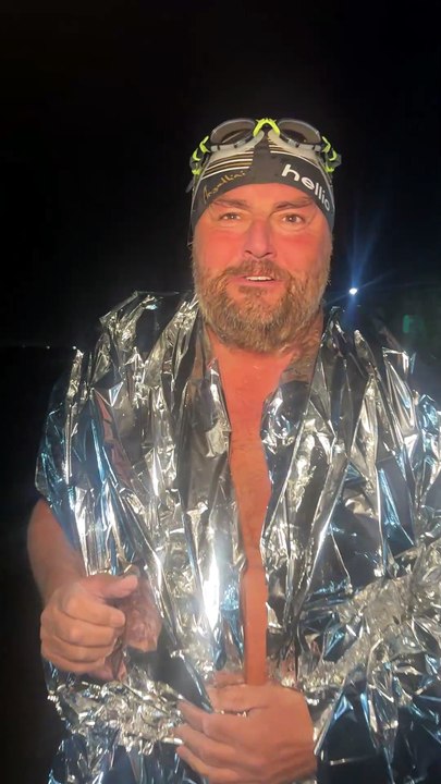 Stève Stievenart devient le premier homme à boucler la « Triple couronne du bout du monde » - Nage extrême