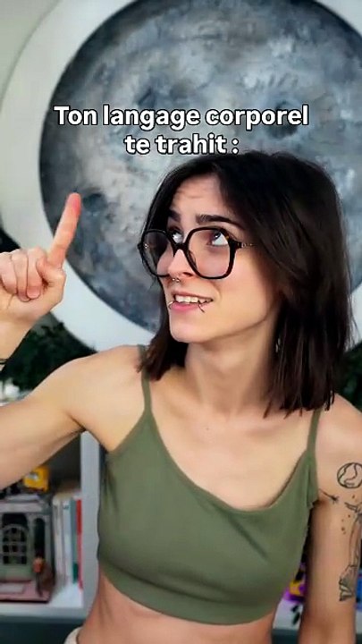 Langage Corporel : Décrypter les Signes Non Verbaux
