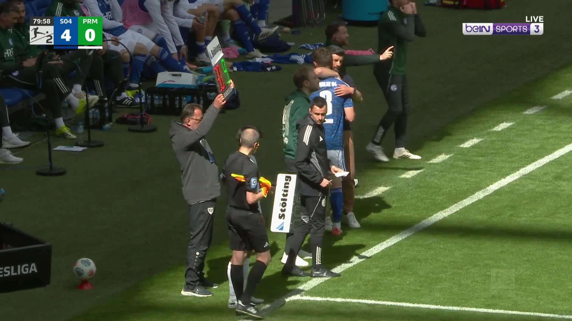 Aussie Dylan Leonard makes long-awaited Schalke debut