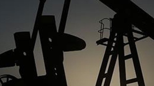 Crude Oil Price: अमेरिका-ईरान में घमासान का असर, अचानक बढ़ गई कच्चे तेल की कीमतें