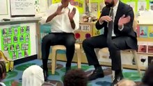 Obama e Mamdami cantam com crianças para promover creche gratuita