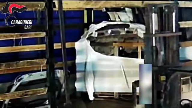 Puglia: banda dedicata al riciclaggio di parti di auto rubate. Arresti a Modugno (Bari)