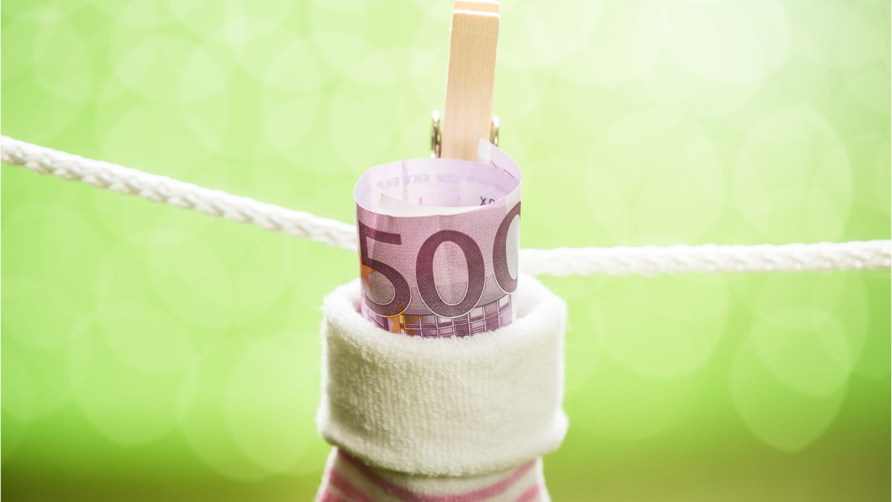 Le PDG d'une entreprise de chaussettes made in France offre une prime à ses salariés