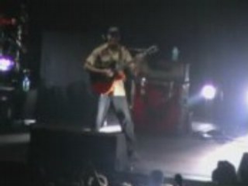 Rage Against The Machine - Guerilla Radio live Paris Bercy