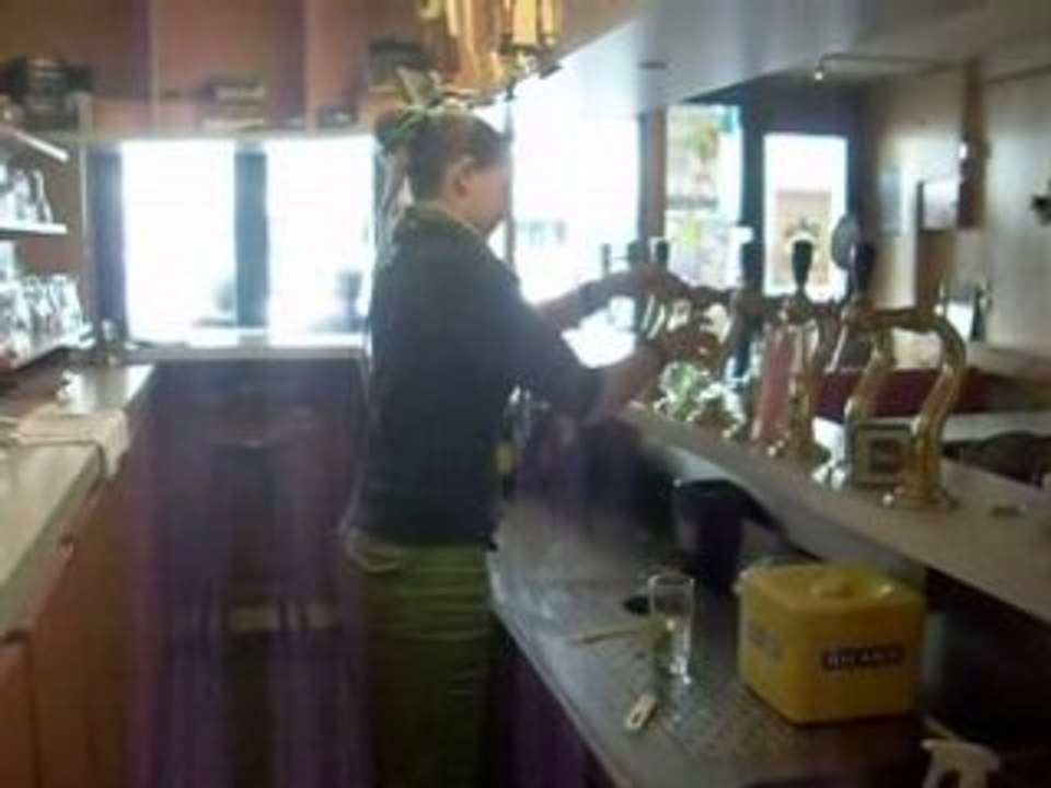 Fion Fion sert son demi