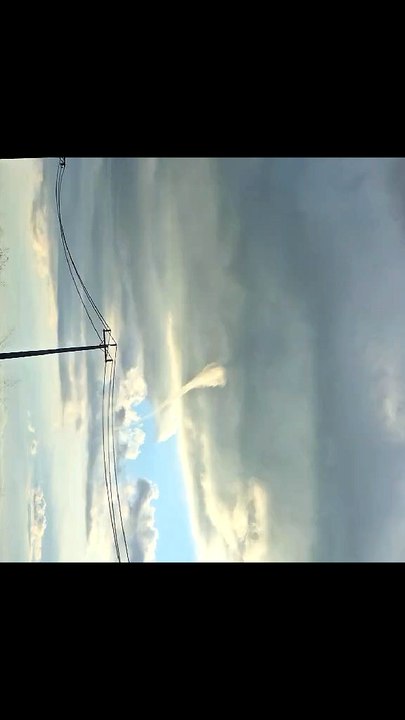 Nuvem funil é registrada durante tarde de calor intenso no Paraná