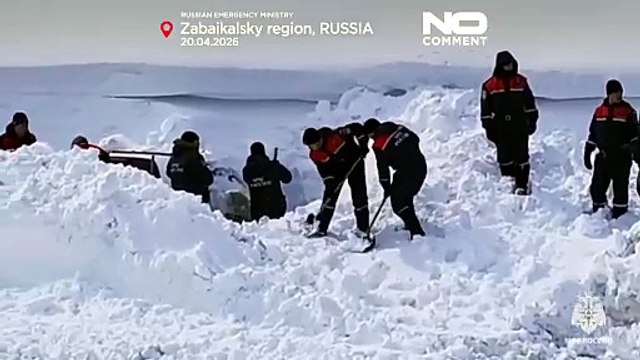 مسعفون ينقذون مئات الاشخاص بعد عاصفة ثلجية في أقصى شرق روسيا