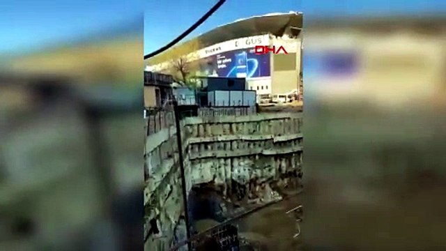 Fenerbahçe Stadyumu'nun yanında korku dolu anlar: İnşaat duvarı çöktü