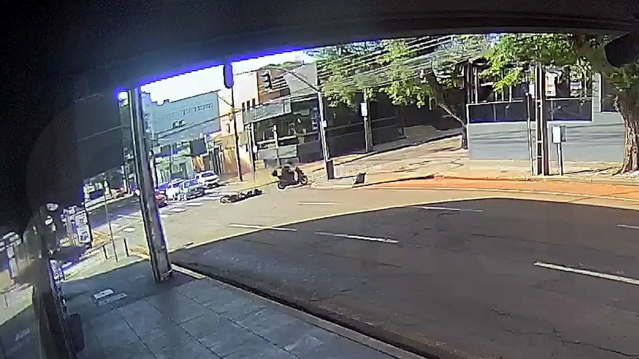 Veja como ocorreu acidente entre duas motos no Centro de Cascavel