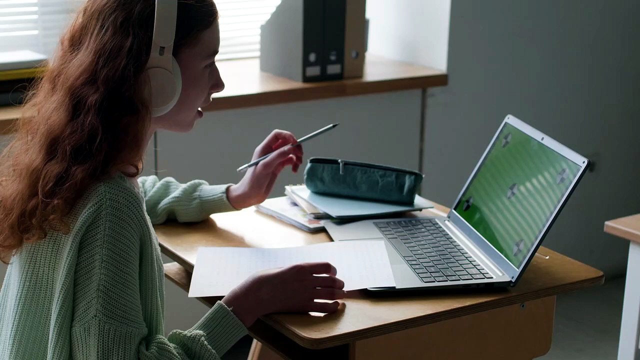 Essay Writer – Get Expert Help for High-Quality Academic Writing