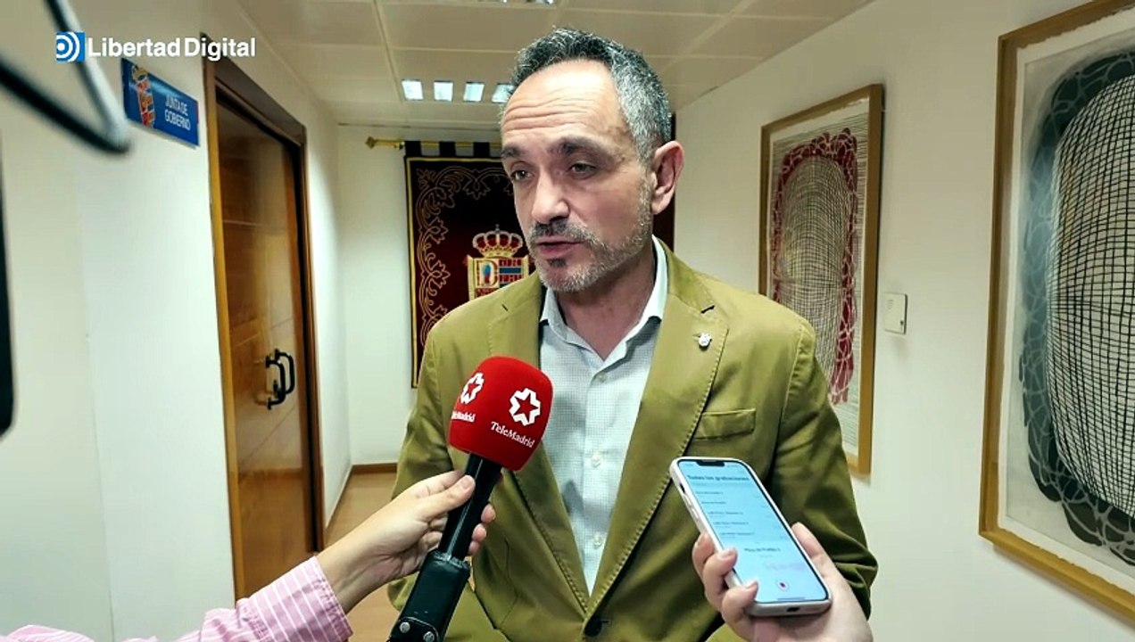 "Cacería" de la izquierda al alcalde de Móstoles, que se niega a dimitir