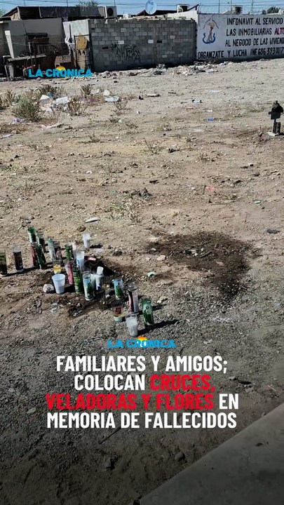 Familiares y amigos; colocan cruces,  veladoras y flores en  memoria de fallecidos
