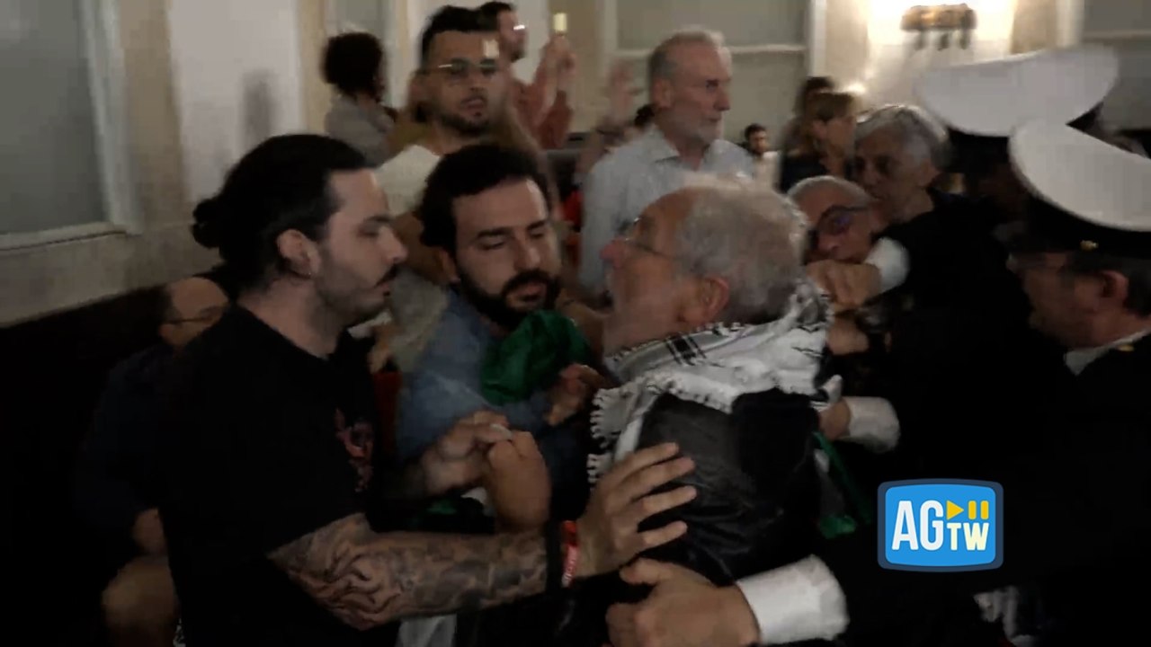 Caos in Consiglio Comunale a Milano sul gemellaggio con Tel Aviv: sfiorata la rissa