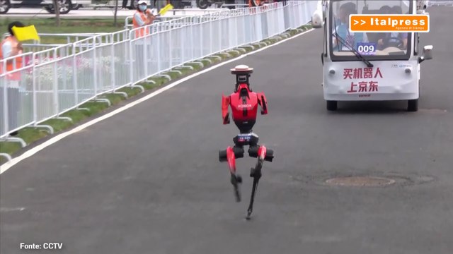 II robot Lightning vince la mezza maratona Beijing E-Town