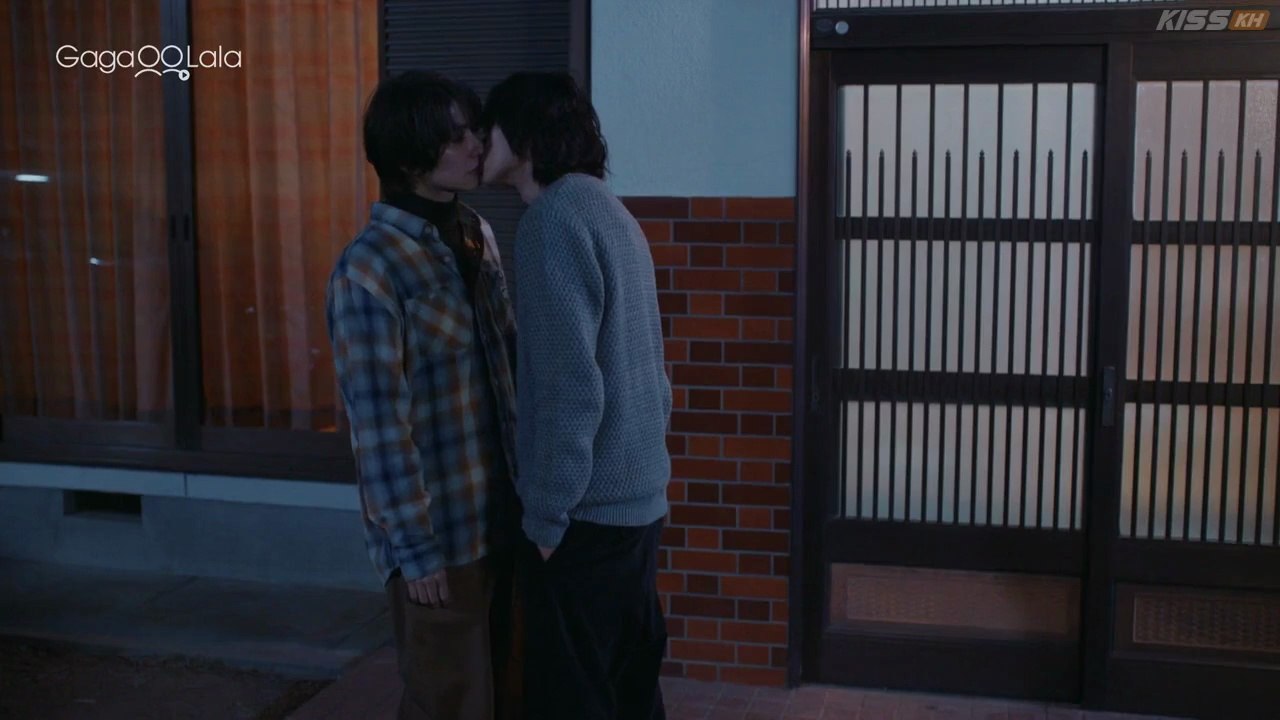 E.3. Life in Smokey Blue - Smoke Blue no Ame Nochi Hare