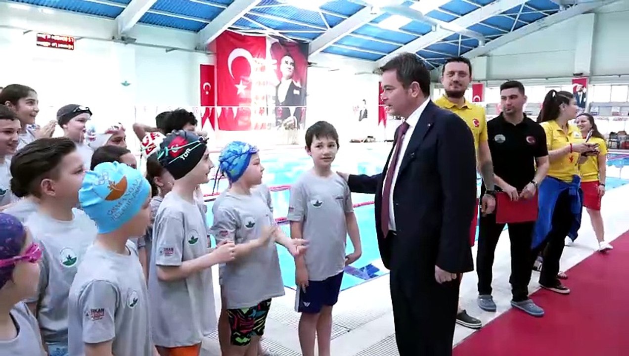 Osmangazi Belediyesi’nden 23 Nisan’a Özel Yüzme Şenliği