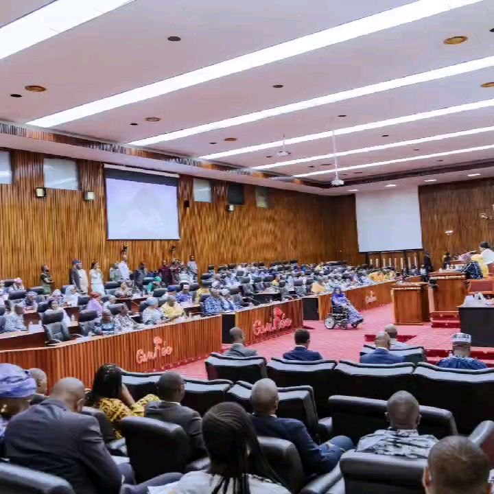 Guinée : une semaine charnière entre hommage national et revendications sociales