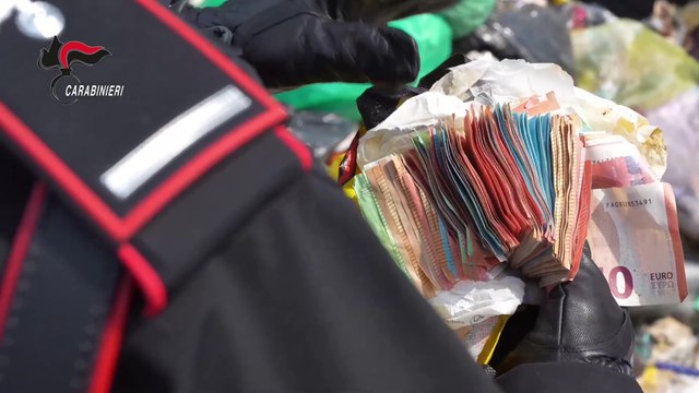 Getta per errore 7mila euro nei rifiuti: recuperati dai carabinieri dopo giorni di ricerche (21.04.26)