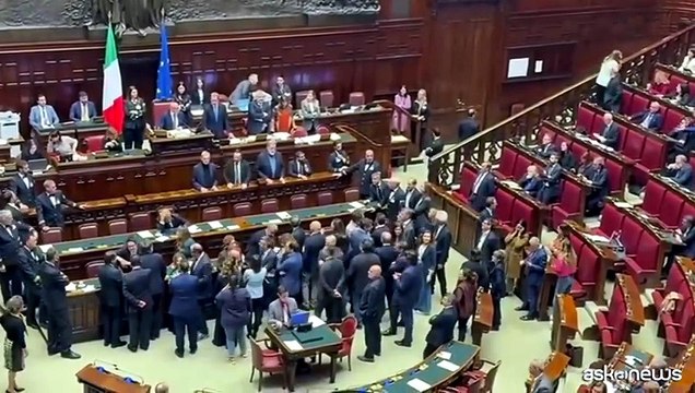 Dl sicurezza, opposizioni sui banchi del governo per protesta
