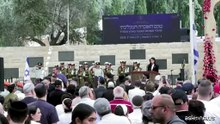 Un contestatore interrompe Netanyahu alla cerimonia del Memorial Day