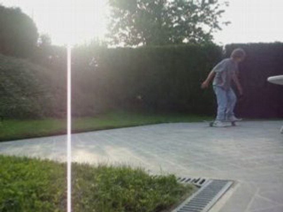 Nollie 360  +  fackie 3 6 flip 1 pied