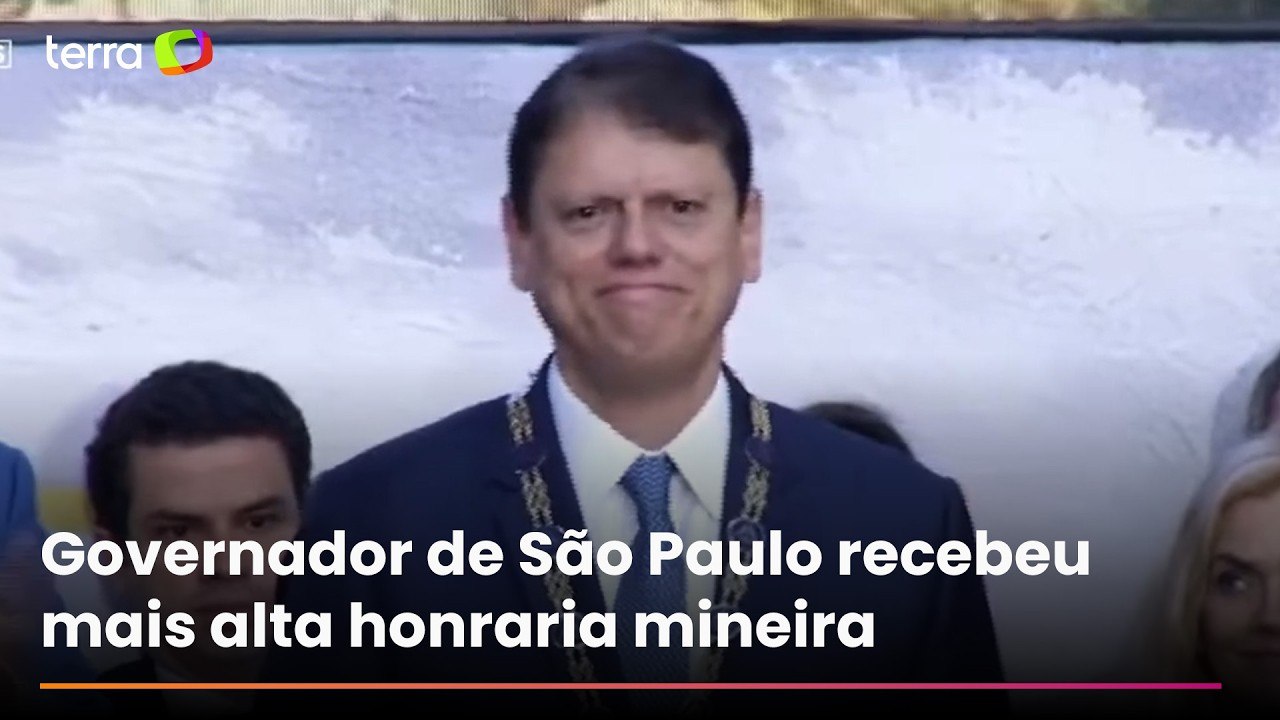 Governador de Minas Gerais dá Medalha da Inconfidência a Tarcísio de Freitas