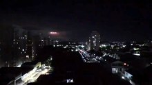 linda imagem de um drone a noite