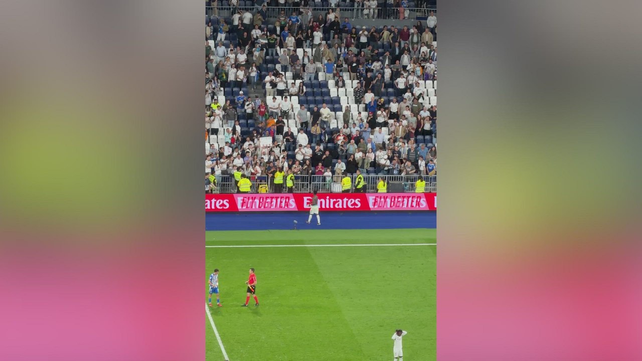 Todo lo que hicieron Vinicius y Camavinga en el césped tras los pitos del Bernabéu