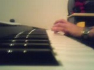 Hö ouai je joue au piano HAHah