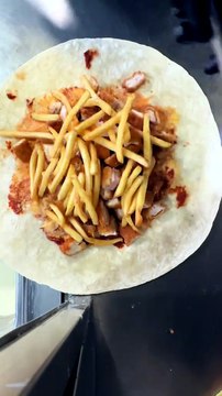 French Tacos Gratiné Chèvre Miel & Viande Tenders Sauce Harissa & Samouraï & Frites & Sauce Gruyère #BR3 #Tacos #Food #Foodies #Foodlover