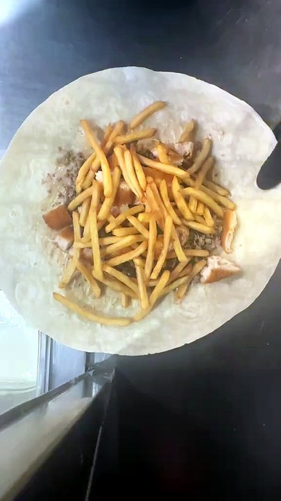 French Tacos Gratiné Bleu & Viande & Frites & Sauce Gruyère #BR3 #Tacos #Food #Foodlover #Foodie