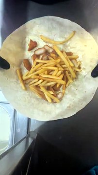 French Tacos Gratiné au Fromage Raclette et au Lardons. #BR3 #Tacos #Food #Foodlover #Frenchfood (2)
