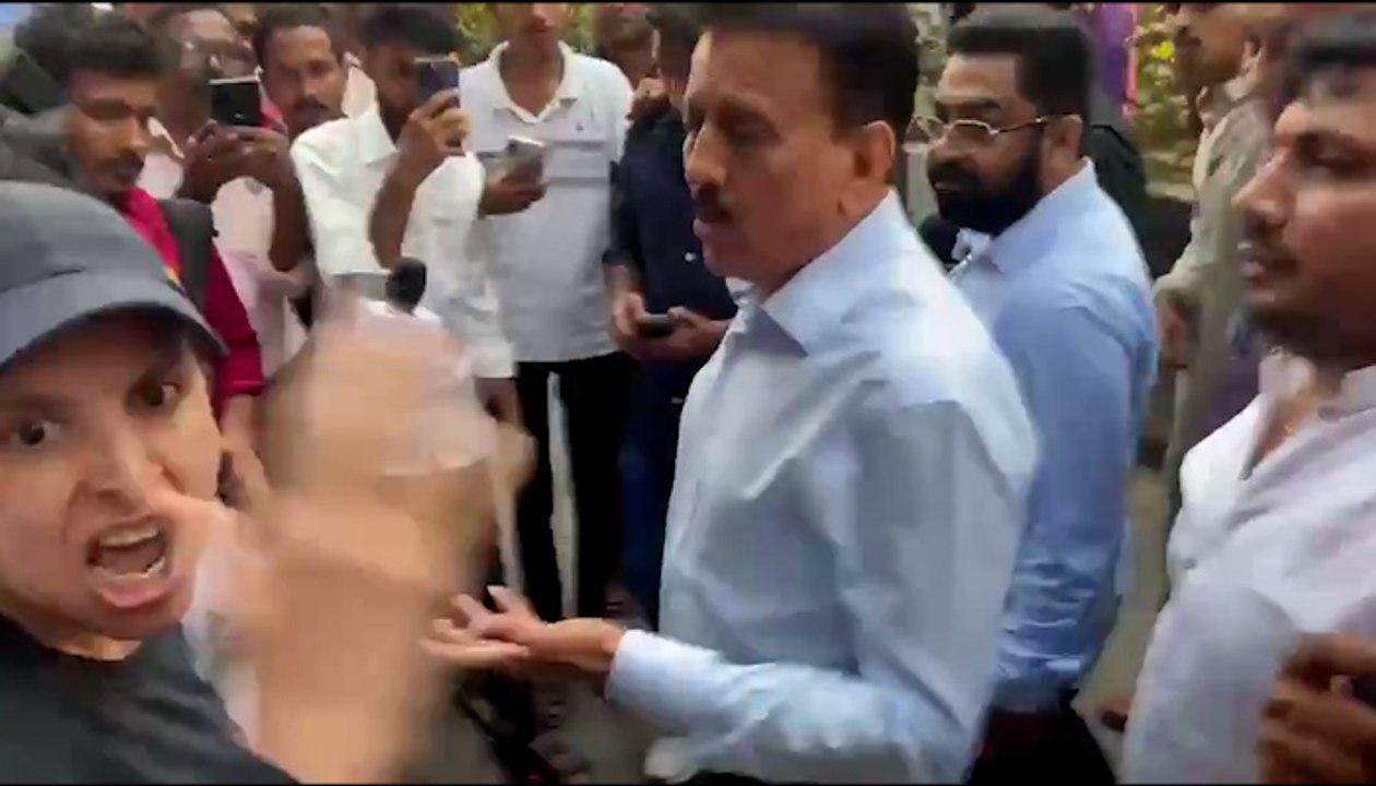 Mumbai Traffic Chaos: Woman Blasts Minister Gir...