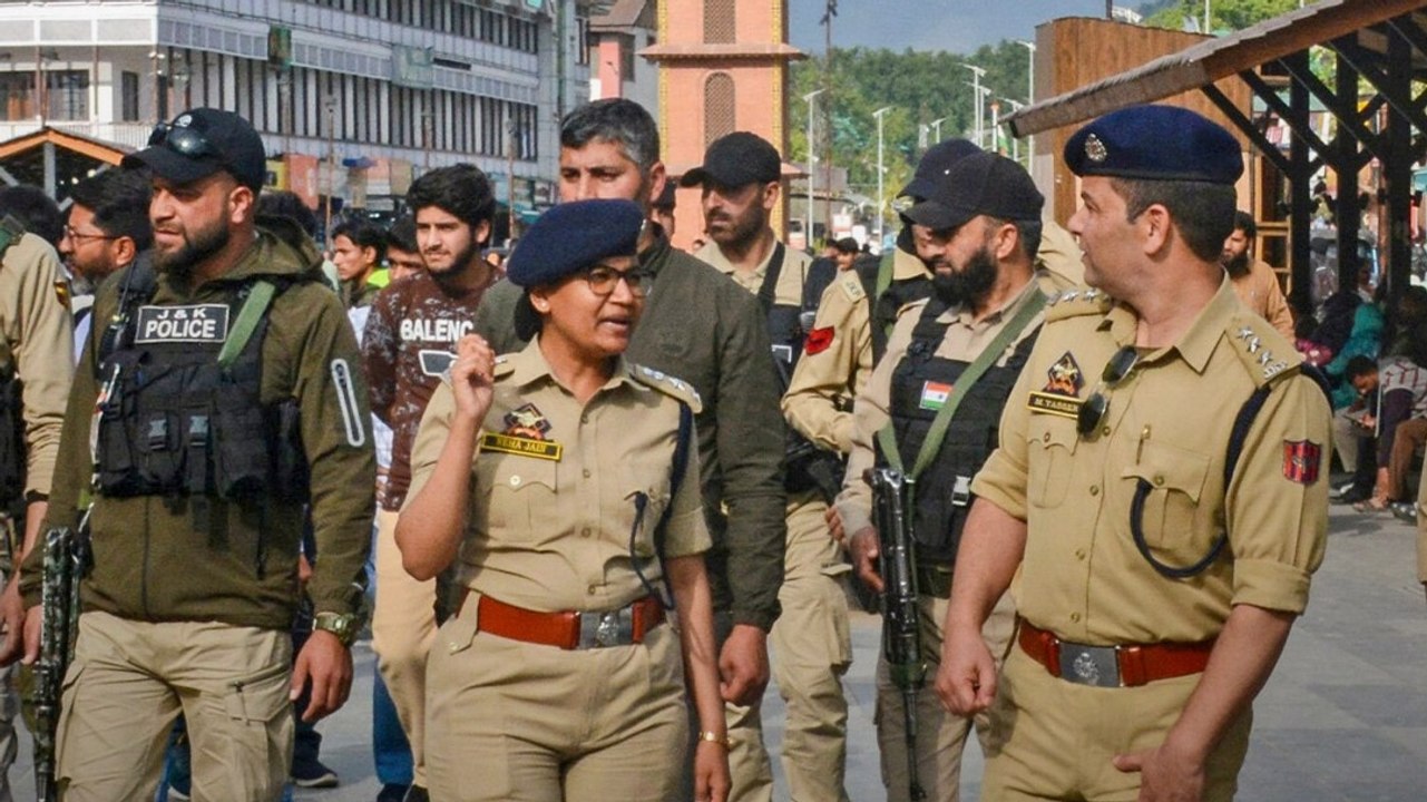 पहलगाम हमले के 1 साल बाद: बदला माहौल, कम हुए टूरिस्ट, जानें क्या बोले लोग