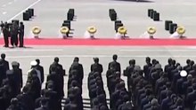 China recibe los restos de doce soldados caídos en la Guerra de Corea en una ceremonia oficial.