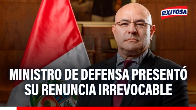 Ministro de Defensa, Carlos Díaz, presentó su renuncia irrevocable