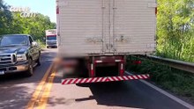 Falha mecânica em caminhão provoca engavetamento com quatro veículos na PR 317