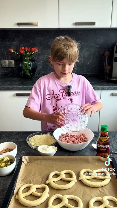 Leckere gefüllte Brezeln