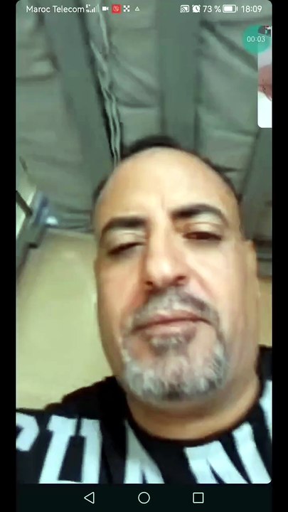 فضيحة ياسر سليم مصري مقيم  بالإمارات يشلخ امام الكاميرا على وتساب