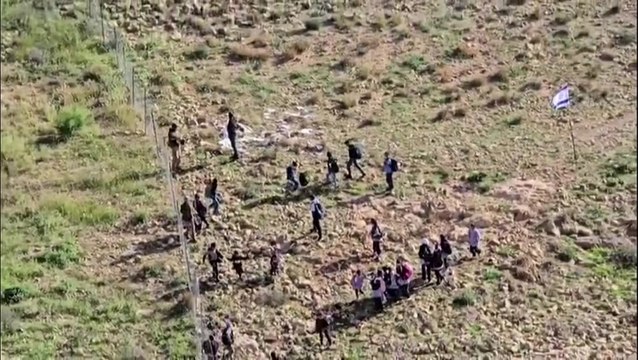Tropas israelíes lanzan gases lacrimógenos contra niños de una escuela en Cisjordania