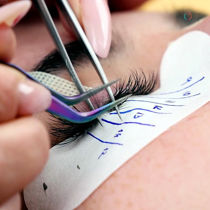 Watch the transformation of eyelash extensions!...