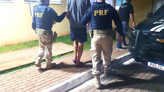 PRF aborda motorista após relato de direção em zigue-zague na BR-277 e o encaminha à delegacia