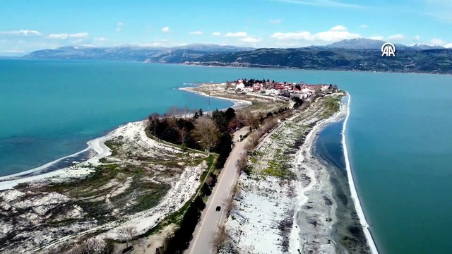 Eğirdir Gölü'nde kendiliğinden oluştu: Turistler hayran kaldı