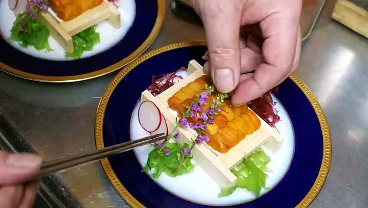 $1500 ALASKAN KING CRAB COURSE Katukanino Hanasaki Sapporo Seafood Japan